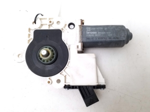 Rear side door window regulator motor - 24414776