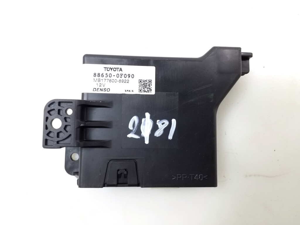 TOYOTA Verso 1 generation (2009-2015) Relays 886500F090 20984006