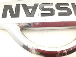 NISSAN Almera Tino V10 (2000–2006) Emblem 84890BU300 - 2