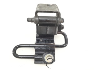 Volkswagen Touareg I (2002–2010) Rear side door lower hinge 7L0833411 - 2