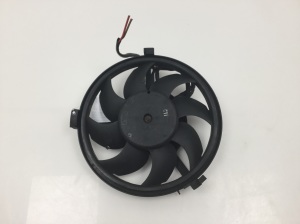 AUDI A4 B5 (1994–2001) Kühlerlüftermotor 4B0959455 - 3
