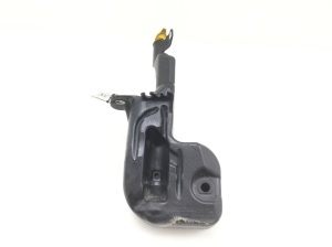 Opel Astra H (2004–2010) Front windshield washer reservoir and its parts - 2