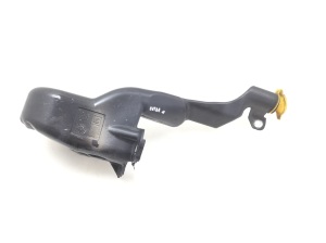 Opel Astra H (2004–2010) Front windshield washer reservoir and its parts - 3
