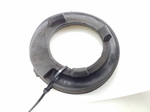 Rear spring support - 482570D010