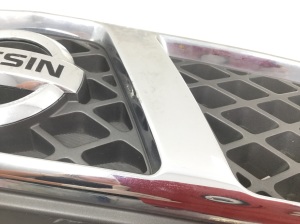NISSAN X-Trail T30 (2001–2007) Kühlergrill und seine Teile - 4