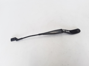  Windshield wiper blade 