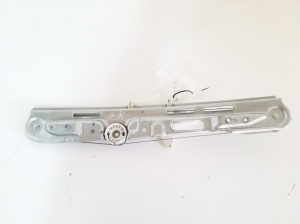 Rear side door window regulator