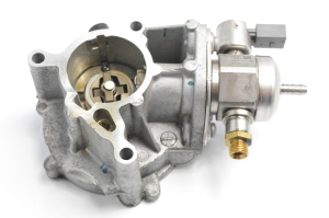 Volkswagen Jetta (2010–2017) Kraftstoffpumpe 06A127026A