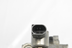 Volkswagen Jetta (2010–2017) Kraftstoffpumpe 06A127026A - 3