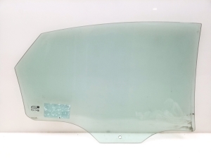 Opel Vectra C (2002–2008) Rear side door glass - 2