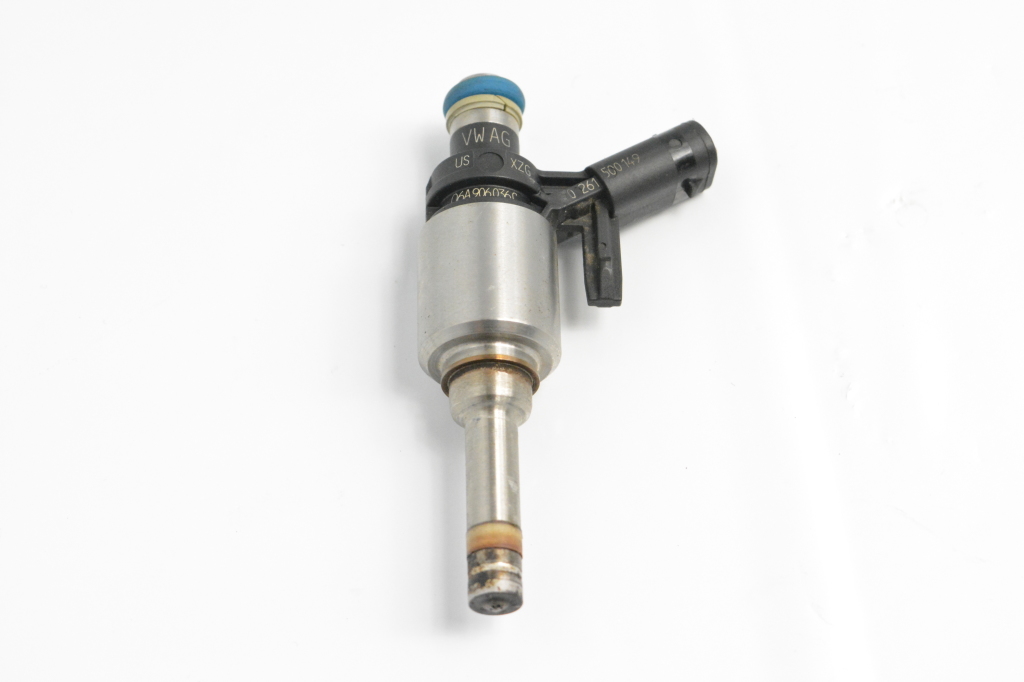 Used Volkswagen Jetta Fuel injector 06A906036C
