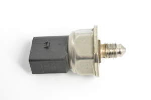  High pressure fuel line sensor 