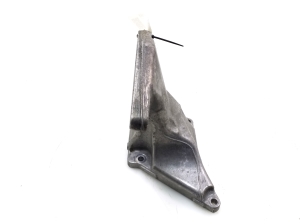  Engine holder 