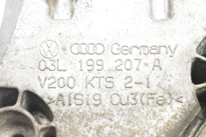 Volkswagen Golf V (2003–2009) Engine bracket 03L199207A - 2