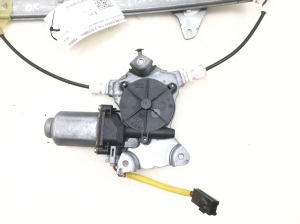 NISSAN Almera Tino V10 (2000–2006) Aizmugurējo sānu durvju logu pacēlājs un tā detaļas - 3