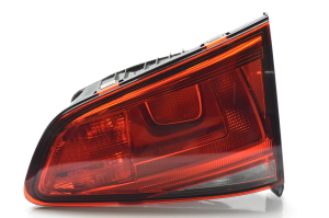 Tail light on trunk lid - 5G0945094AD