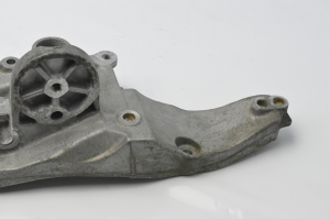Ford Mondeo V (2014–2018) Generaatori kinnitus DS7Q8D611AH - 4