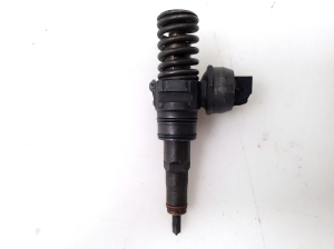  Fuel injector 