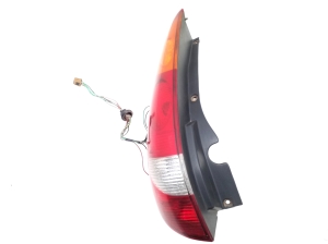  Rear corner lamp 