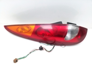  Rear corner lamp 