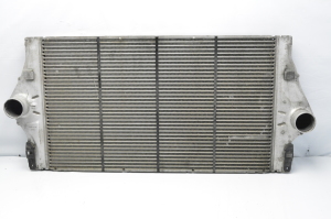 Vahejahuti radiaator - 8200033732