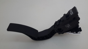 Mercedes Benz A-Class 176 (2012–2018) Accelerator pedal A2463001804 - 3