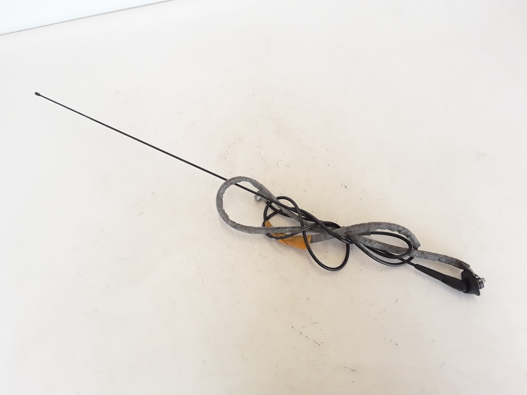 Used Dacia Duster Antenna 7700309806