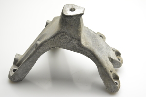 AUDI A4 B8 (2007–2016) Engine bracket 8K0199308 - 2