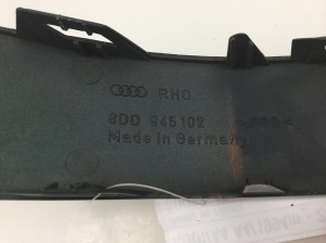 AUDI A4 B5 (1994–2001) Leiste unter dem Scheinwerfer 8D0945102 - 3