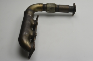  Exhaust manifold 