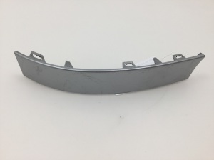 Leiste unter dem Scheinwerfer - 8D0945102 