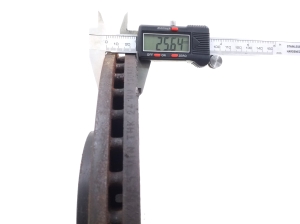 TOYOTA Avensis T27 (2008–2019) Eesmine piduriketas 4351205090 - 3