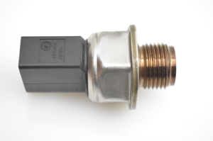  High pressure fuel line sensor 