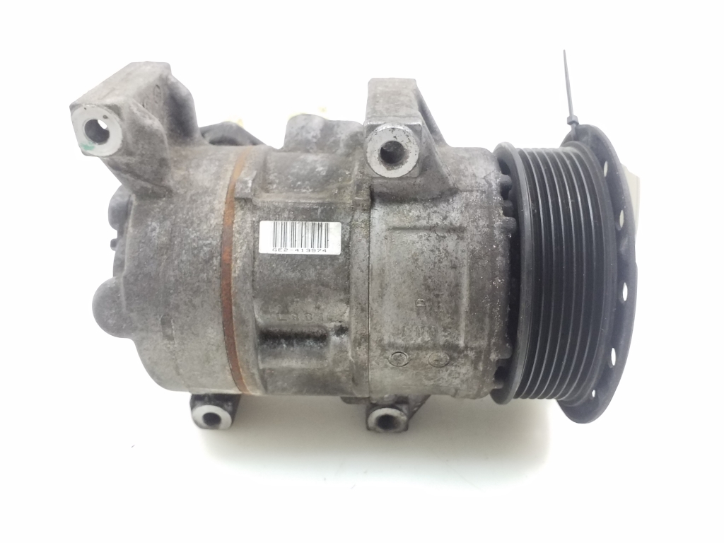 Used TOYOTA Avensis Air conditioner compressor 8831002400
