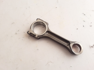  Connecting rod 