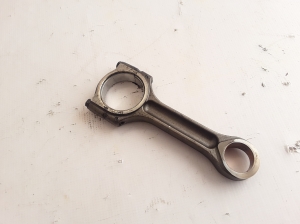  Connecting rod 