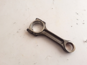  Connecting rod 