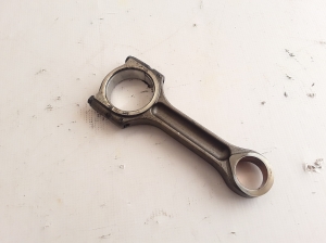  Connecting rod 