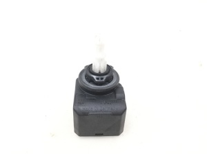 Volkswagen Golf VI (2008–2013) Motor der Scheinwerferwaschanlage vorne 008830HLO