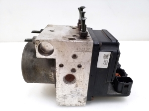 NISSAN X-Trail T30 (2001–2007) ABS-Hydraulikblock und seine Teile - 4