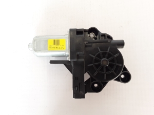 Priekšējo durvju logu pacēlāja motoriņš - 30699646