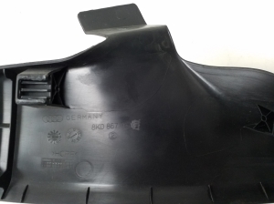 AUDI A4 B7 (2004–2008) Tagumise toe sisekujundus 8K0867767B - 2