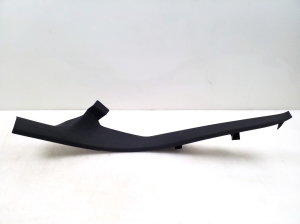 AUDI A4 B7 (2004–2008) Tagumise toe sisekujundus 8K0867767B - 3