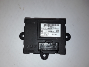  Rear side door control unit 