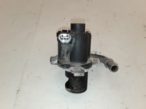  EGR valve 