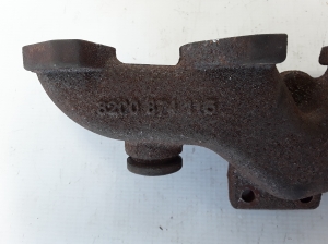  Exhaust manifold 