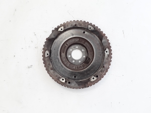  Clutch flywheel 