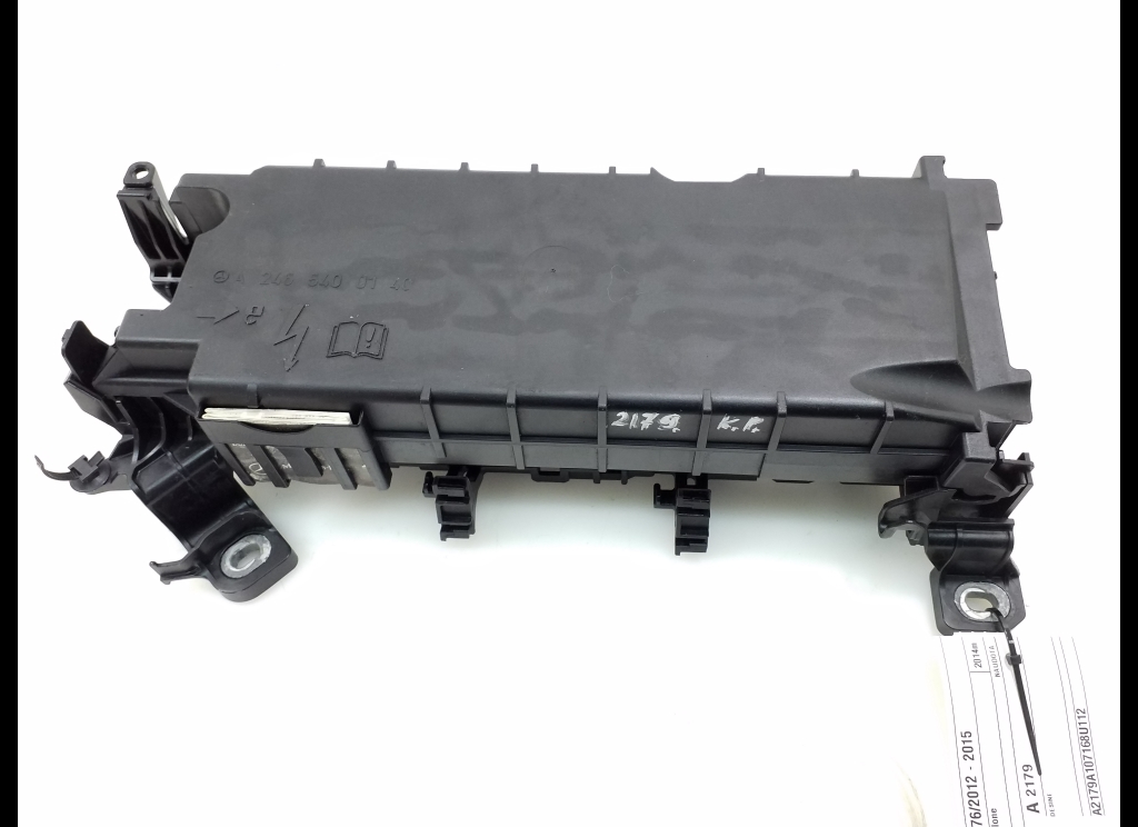 MERCEDES-BENZ A-Class W176 (2012-2018) Fuse box A2465400140 20985281