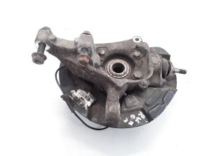 VOLVO XC70 (2000–2007) Front wheel hub 9461943 - 2