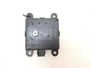 NISSAN Qashqai (2006–2013) Salongi soojenduse klapi mootor 3J01030850 - 2